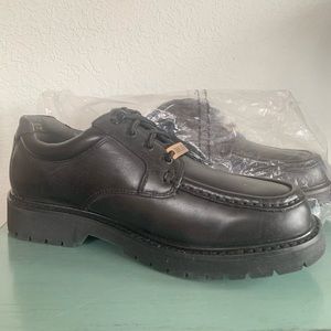 Men’s Leather Glacier Moc Toe Oxford. Size 8.5 Black